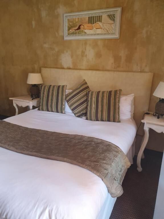 Room interior at At SILVER PALMS lodge
